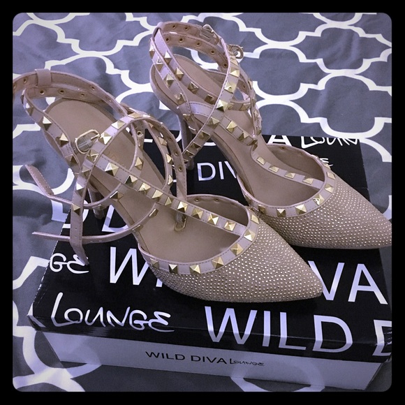 Wild Diva Shoes - Studded glam strappy heels - sz. 10